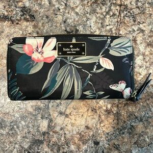 Kate Spade Zip Around Wallet